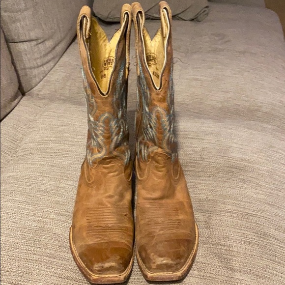 Boots - Picture 2 of 3